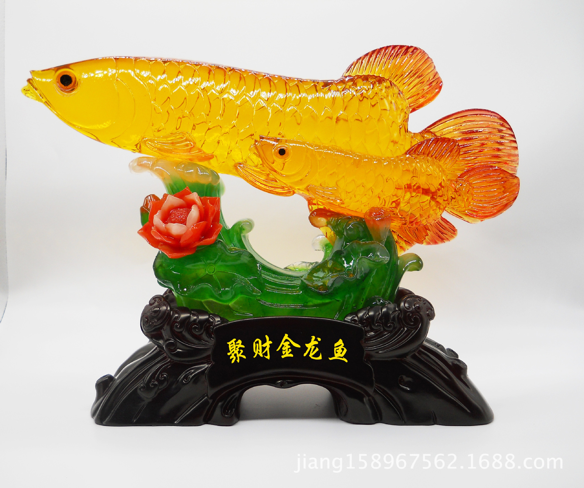 招财金龙鱼树脂工艺礼品的独特艺术