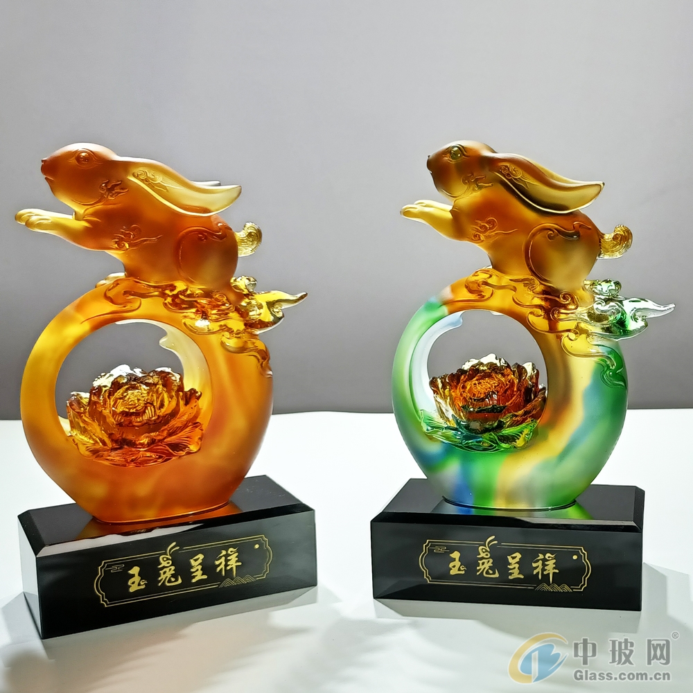琉璃映瑞兔，匠心铸殊荣——深圳琉璃兔子奖杯与兔年生肖工艺礼品